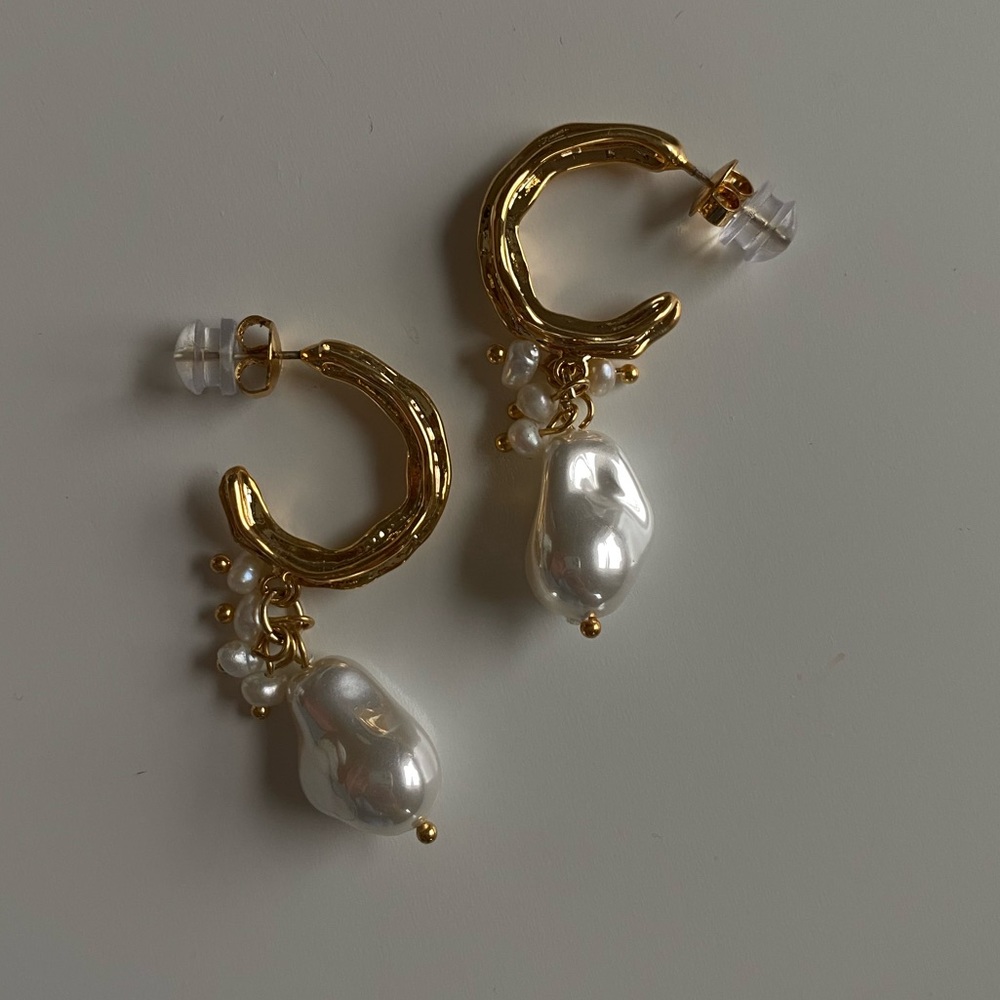 New! Pearl shape golden hook earrings